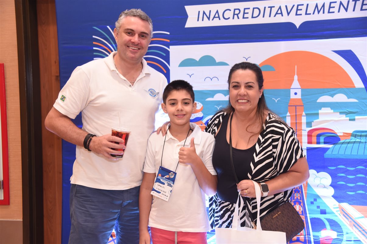 Patrick Yvars, do Visit Orlando, Victor Manjarres, Claudia Guerra, Andrea Dias e Juliana Marinotti, do Kennedy Space Center, e Raphael de Lucca, da Copa Airlines