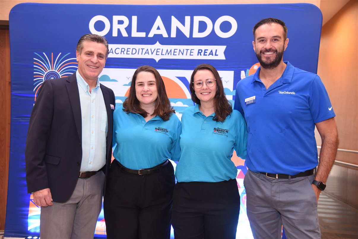 Patrick Yvars, do Visit Orlando, Victor Manjarres, Claudia Guerra, Andrea Dias e Juliana Marinotti, do Kennedy Space Center, e Raphael de Lucca, da Copa Airlines