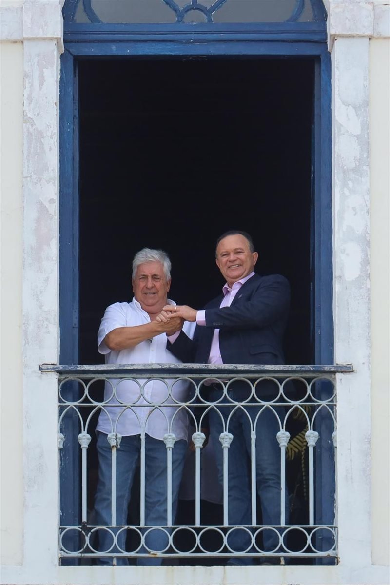 Jorge Rebelo e Carlos Brandão em uma das sacadas da Casa do Maranhão que receberá um dos hotéis do Vila Galé