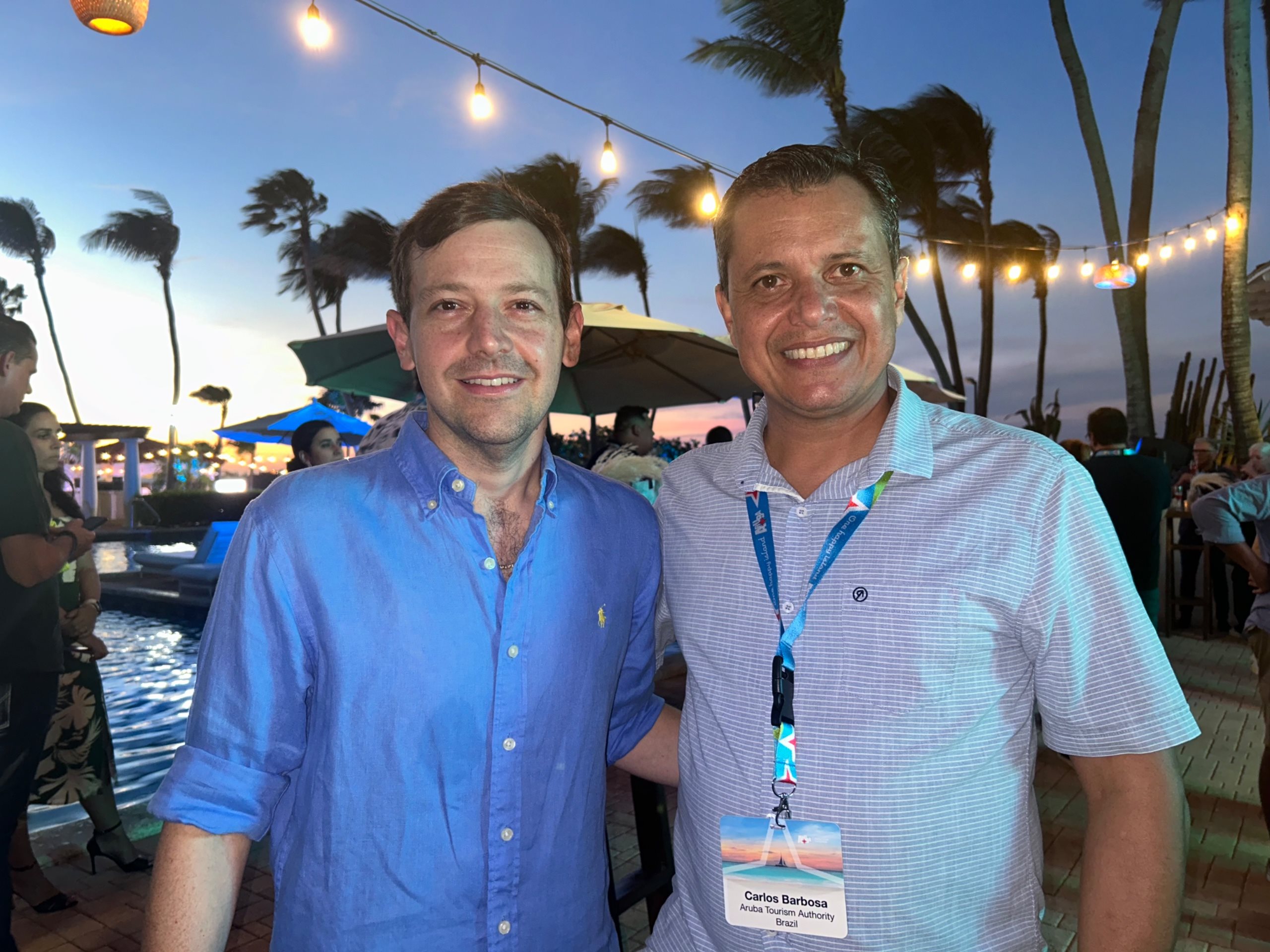 Jordan Schlipken e Carlos Barbosa, da Aruba Tourism Authority