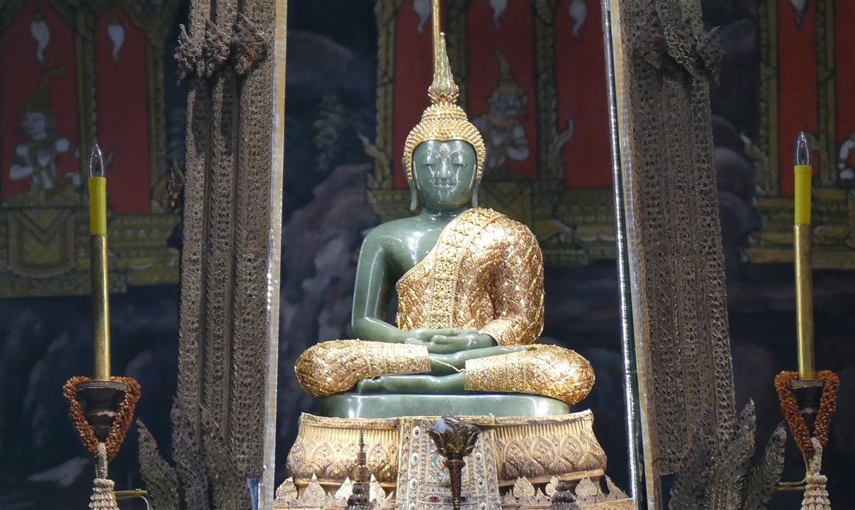 Buda de Esmeralda é considerado o protetor do Reino da Tailândia