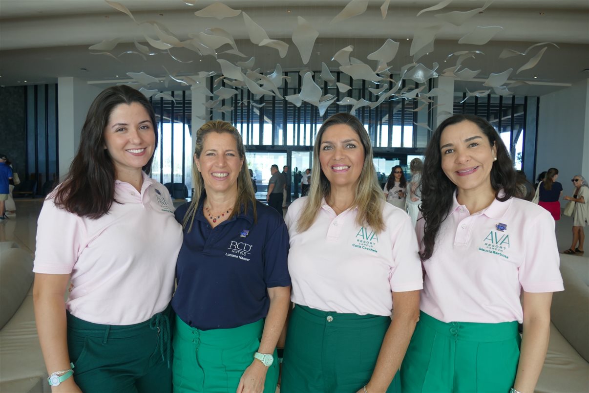 Jéssica Bueno, Luciana Nasser, Carla Cecchele e Glaucia Barbosa (RCD Hotels) no AVA Resort, em Cancún