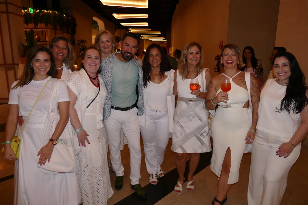 Jéssica Bueno, Luciana Nasser, Carla Cecchele e Glaucia Barbosa (RCD Hotels) no AVA Resort, em Cancún