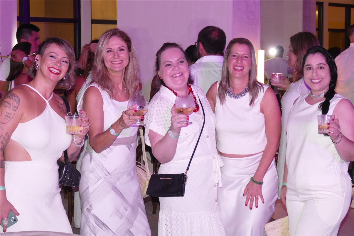 Jéssica Bueno, Luciana Nasser, Carla Cecchele e Glaucia Barbosa (RCD Hotels) no AVA Resort, em Cancún