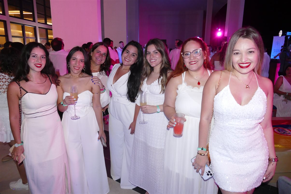 Jéssica Bueno, Luciana Nasser, Carla Cecchele e Glaucia Barbosa (RCD Hotels) no AVA Resort, em Cancún