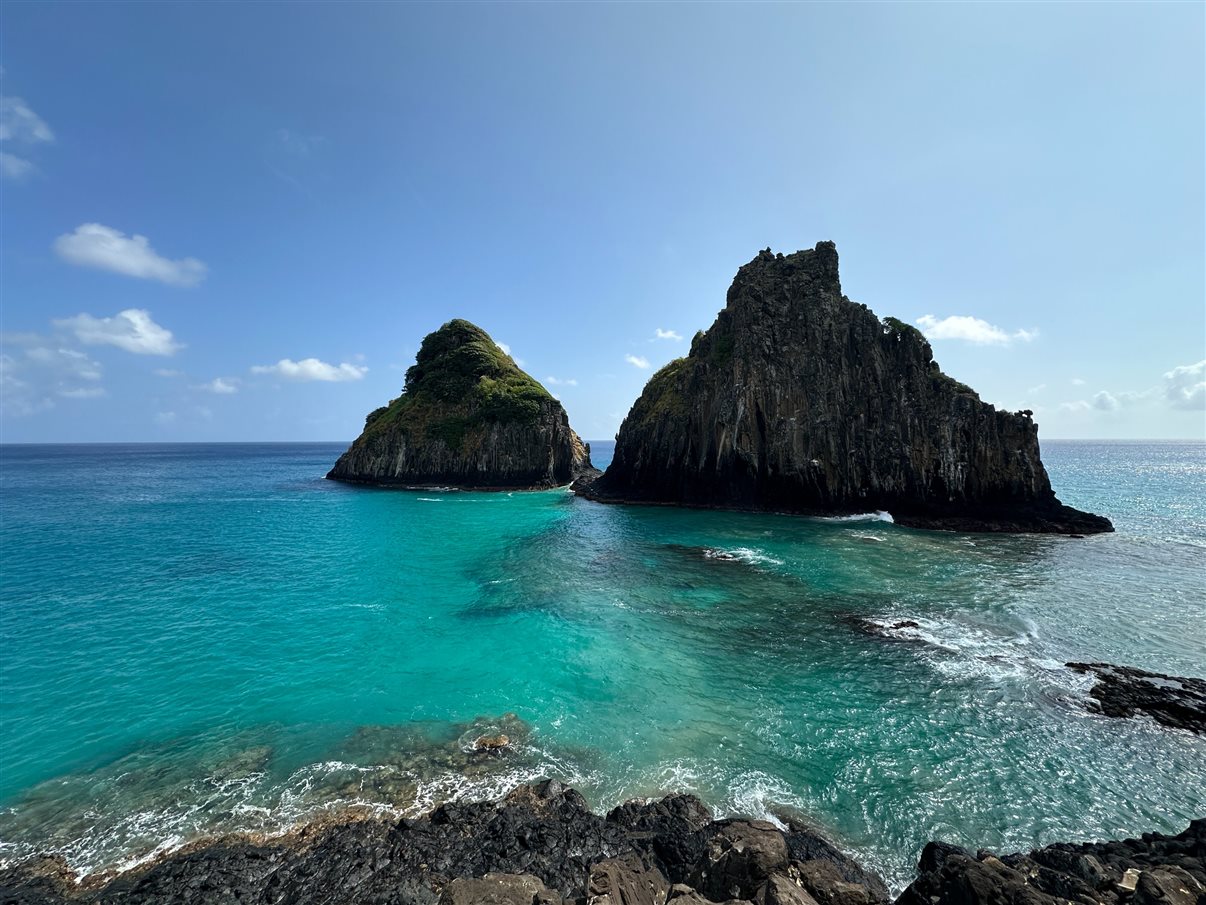 A ilha de Fernando de Noronha foi recentemente eleita a “melhor ilha das Américas Central e do Sul” pelos leitores da revista Condé Nast Traveller