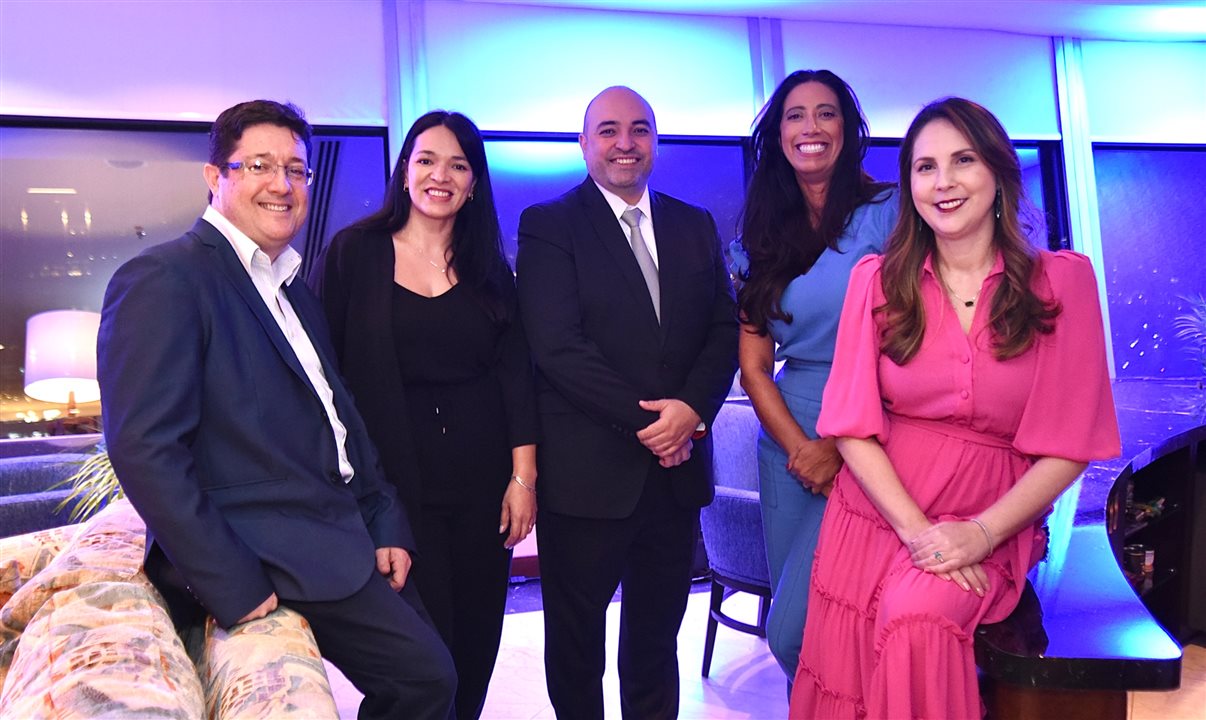 A equipe da Aeroméxico: César Turlão, Marli Siqueira, Fernando Esqueda, Francine Gomes e Bruna Katia Freitas