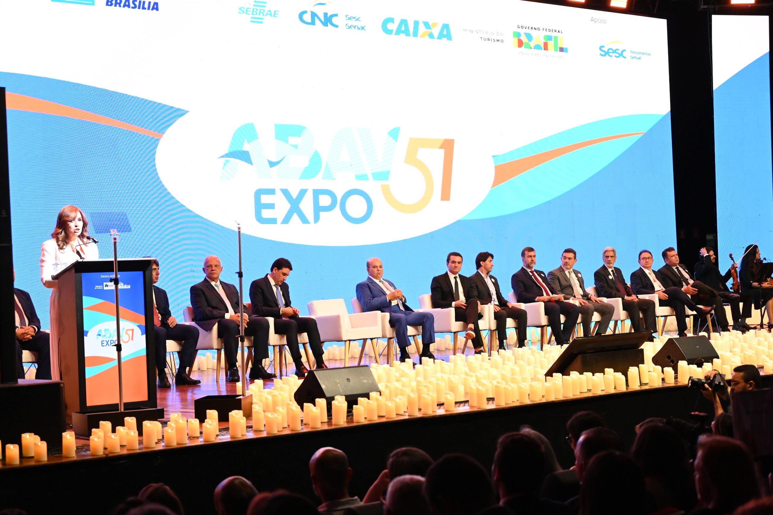 Ana Carolina Medeiros, presidente da Abav Nacional, discursa na abertura da Abav Expo 2024