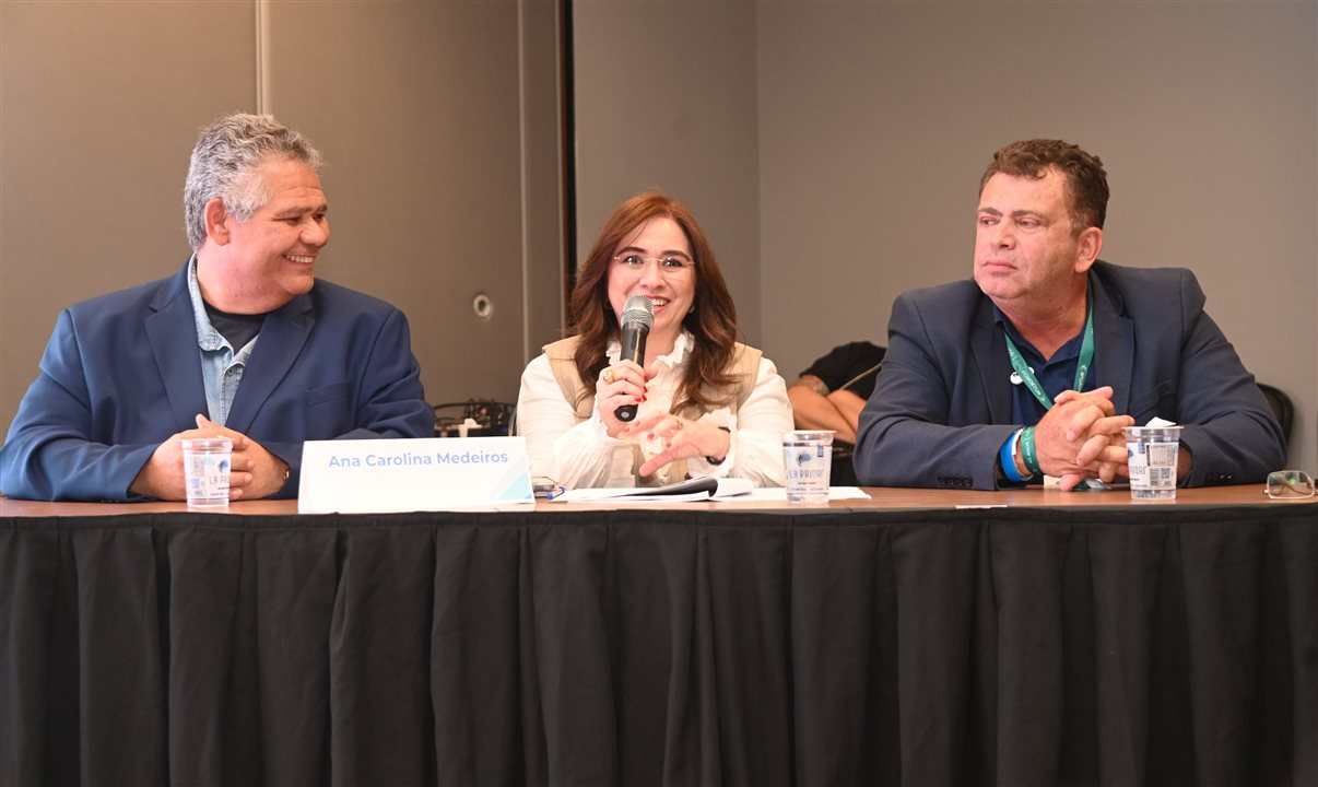 Franklin da Cruz, subsecretário de Turismo do Distrito Federal, Ana Carolina Medeiros, presidente da Abav Nacional, e Levi Barbosa, presidente da Abav-DF