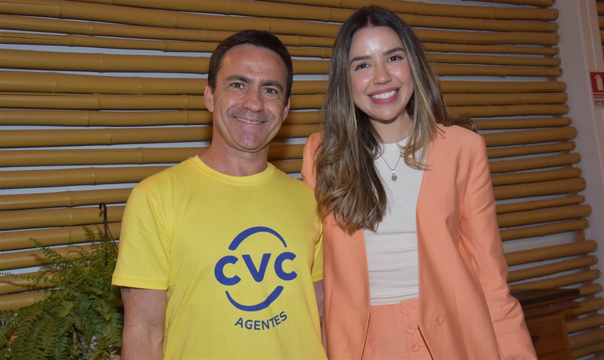 Rogério Mendes, da CVC Corp, e Bárbara Braga, do Turismo de Alagoas