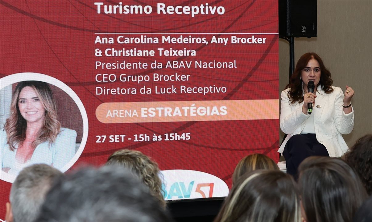 Ana Carolina no painel do Abav Talks