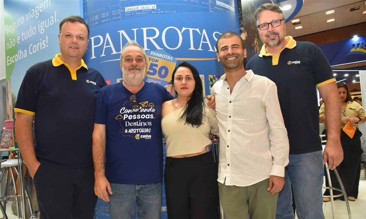 Mateus Eidt, Helio Marino, ambos da Cativa Operadora, Maira Esposito, Daniel Pereira, ambos da Honest Travel Group, e Marcelo Adams, da Cativa Operdaora