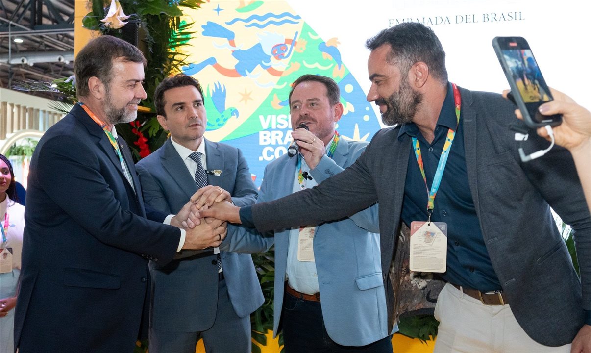 Autoridades, como Marcelo Freixo, presidente da Embratur, e Celso Sabino, ministro do Turismo, participaram do anúncio do plano de retomada do turismo no estado gaúcho, na capital argentina<br/>