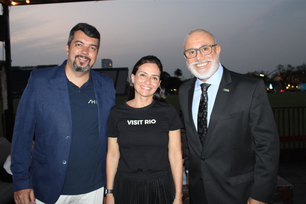 Leonardo Mendes, da Atlantica, Roberta Werner, do Visit Rio, e Fabio da Luz Rodrigues, da C2Rio