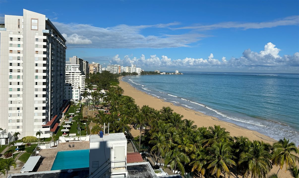 Praia Isla Verde, na capital San Juan