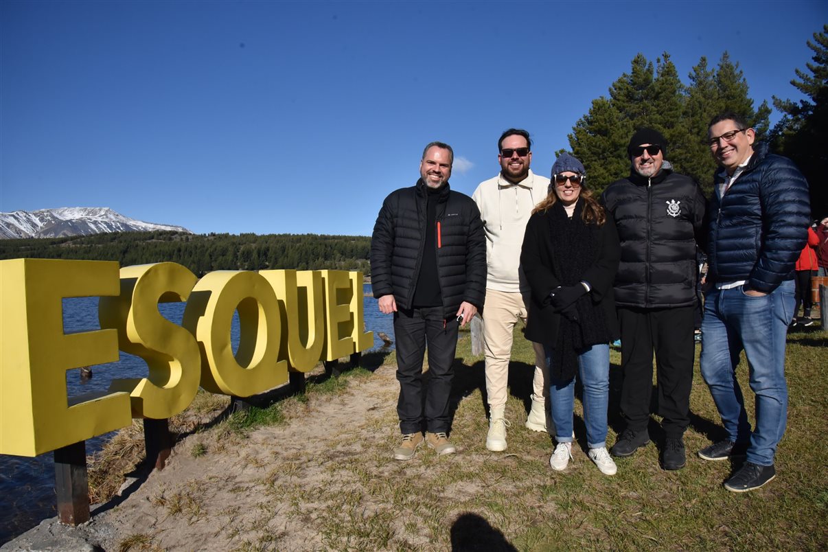 Time Braztoa em passeio por Esquel (Rodrigo Ramos, Danillo Dessotti, Marina Figueiredo, Cláudio Ferrete e Fabiano Camargo)