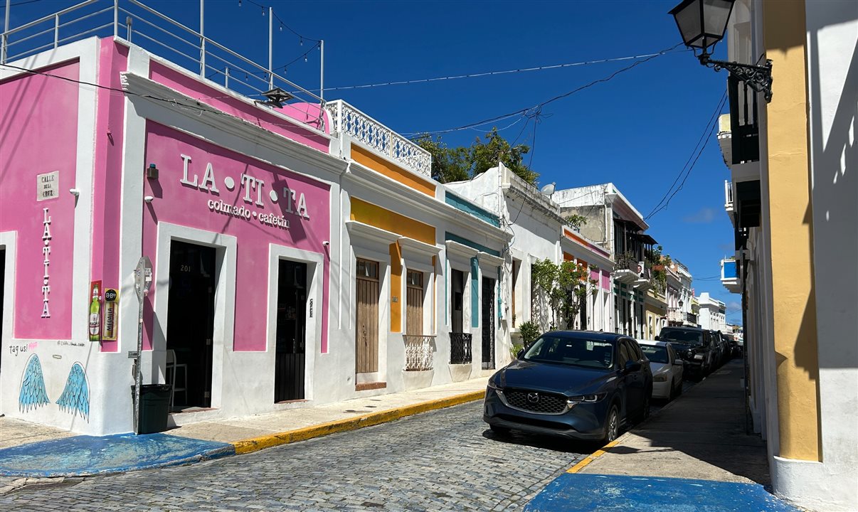 Viejo San Juan, com suas casas e lojas coloridas