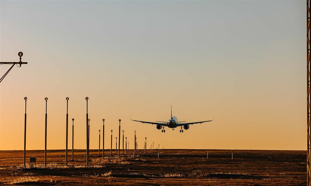 Voos domésticos na América Latina e no Caribe, juntamente com as partidas internacionais da região, representaram 4,8% das emissões da aviação