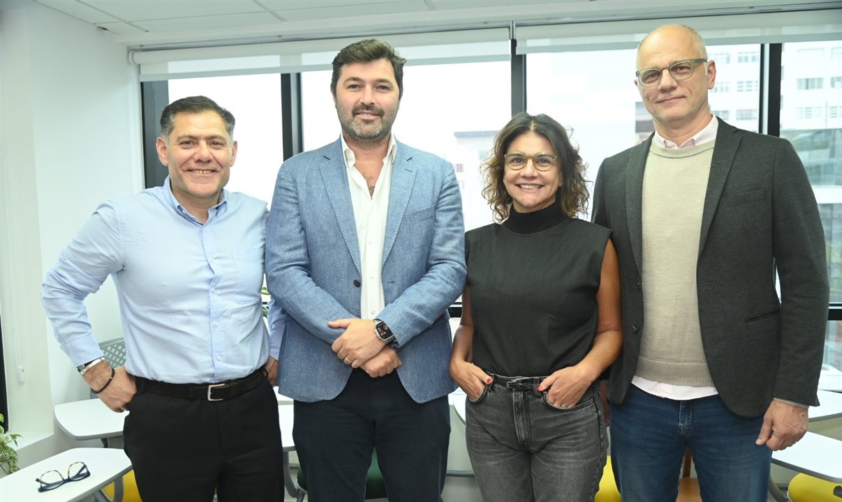 Marcelo Capdevila, diretor do Grupo GEA na América Latina; Carlos Baptista, CEO do GEA Portugal; Danielle Roman, diretora do Grupo GEA no Brasil; e Ricardo Roman, COO da Interamerican Network