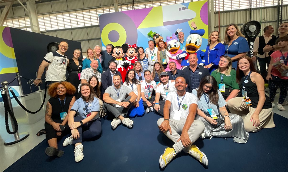 Times Disney e Azul com os personagens que animaram a tarde