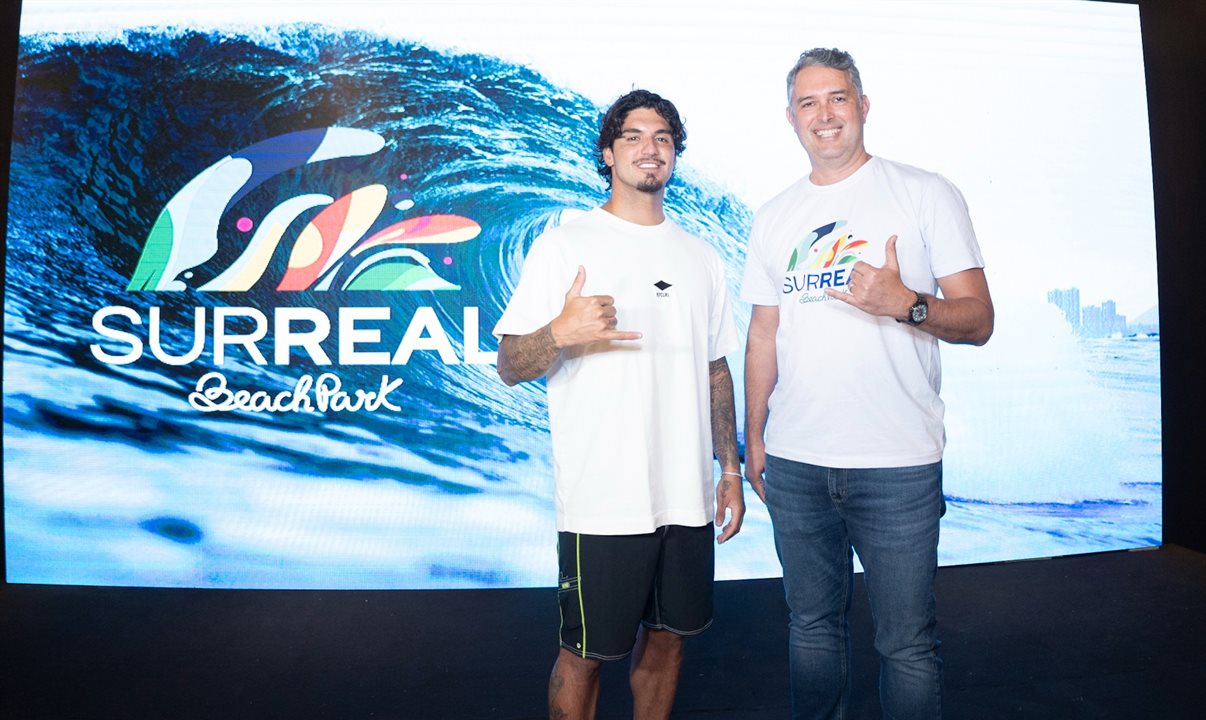 Surfista Gabriel Medina e Murilo Pascoal, CEO do Beach Park