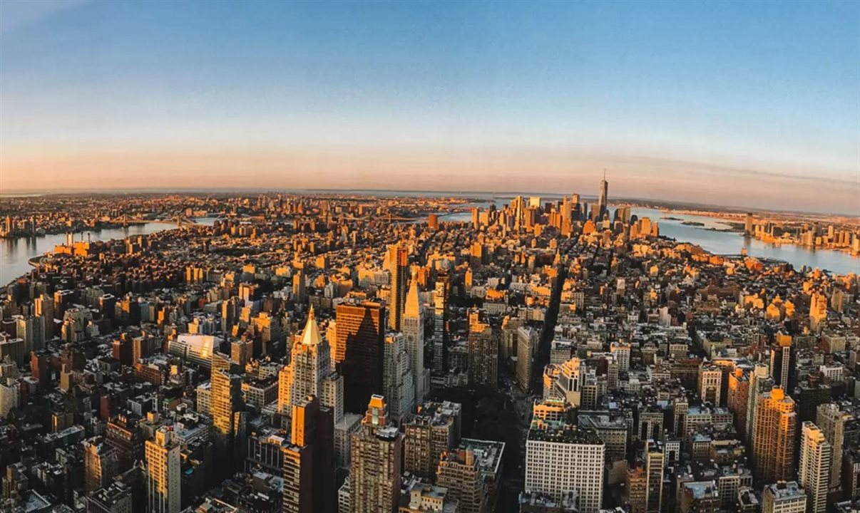 O observatório oferece vistas panorâmicas de 360 graus, ao ar livre