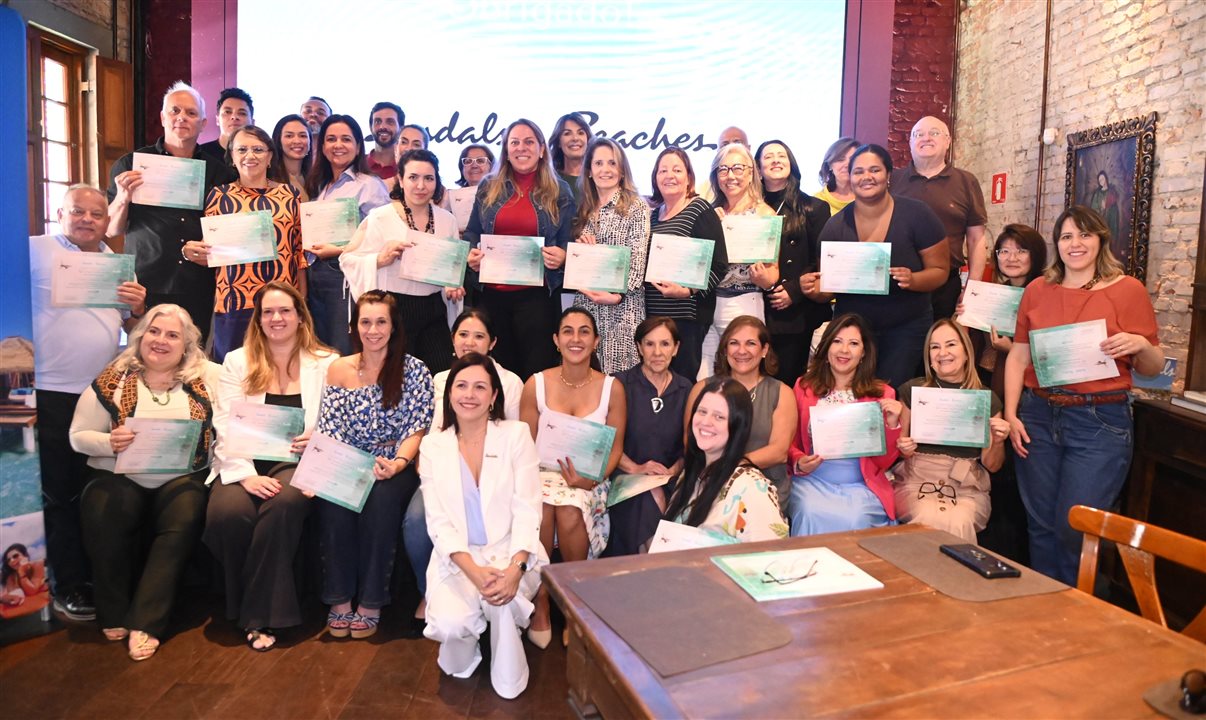 Agentes de viagens receberam o certificado de participação no Master Class do Sandals