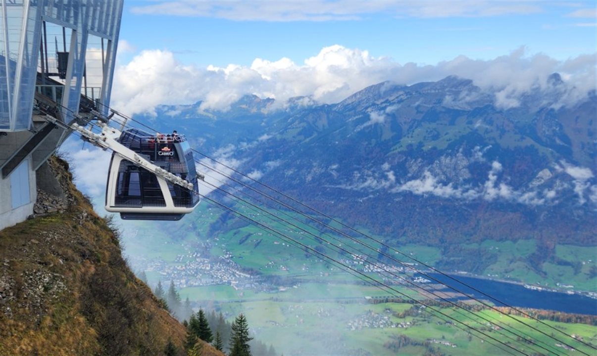 Inaugurado em 2012, teleférico Cabrio conta com raro terraço panorâmico aberto