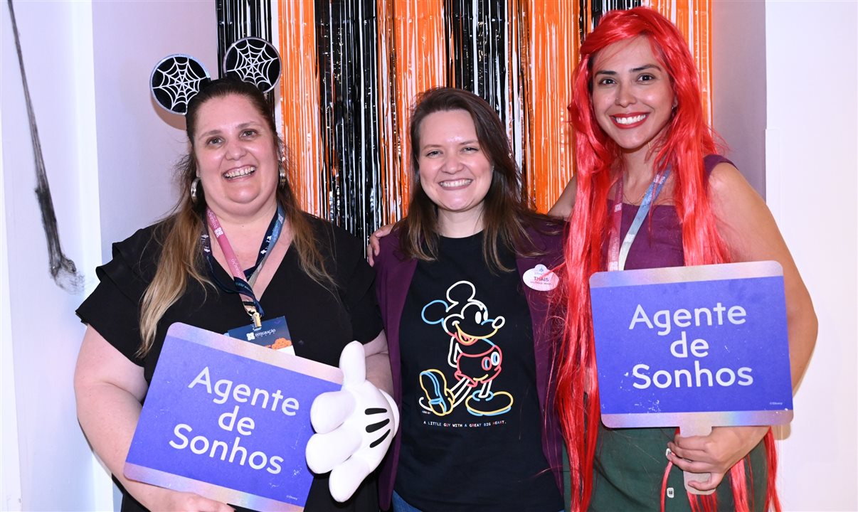 Thais Ramos, da Disney Destinations, entre Silvia Junqueira e Karla Brito, da Integração Trade