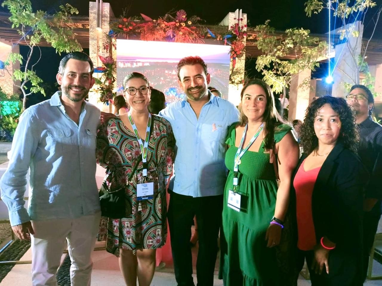 Bernardo Cueto, da secretaria de Turismo de Quintana Roo, com Eliana Bedin, da Azul Viagens, Felipe Cuadrado, da Abreu, e Luísa Oliveira, da Smiles Viagens