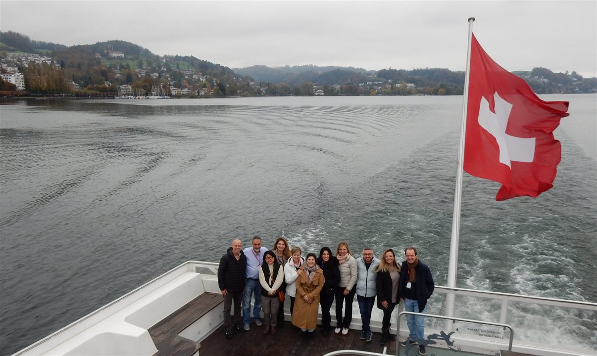 Famtour da Flot a bordo do barco Diamant em cruzeiro pelo Lago Lucerna, na Suíça