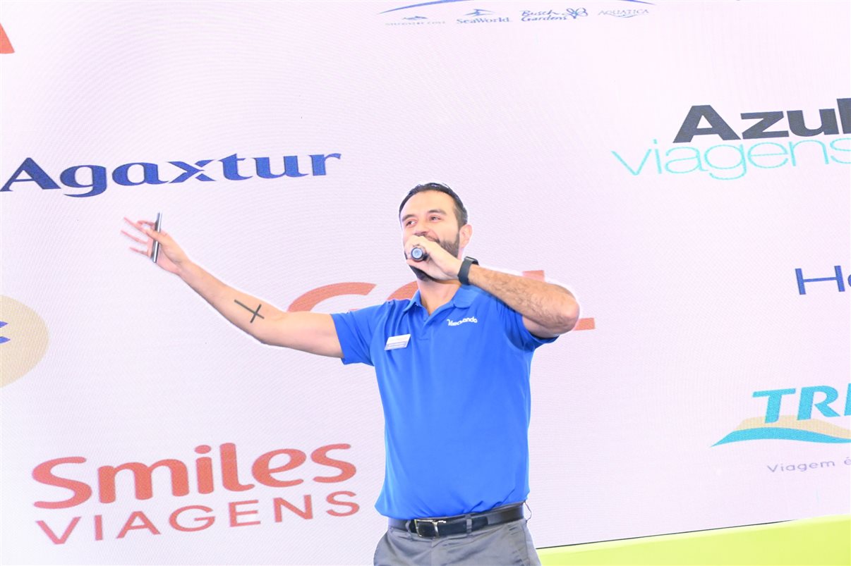 Renato Gonçalves, da Universal, capacita agentes