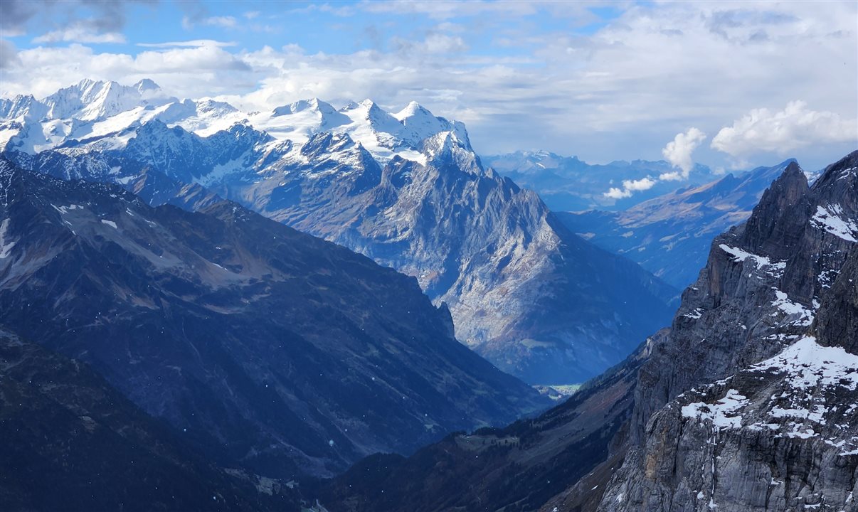 Vista dos Alpes Suíços a partir da montanha Titlis