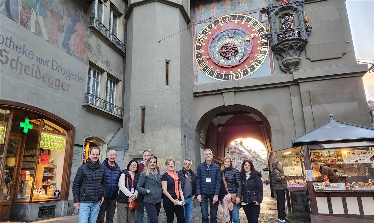 Famtour da Flot visitou a histórica Torre do Relógio de Berna e teve a oportunidade de conhecer seus antigos mecanismos internos