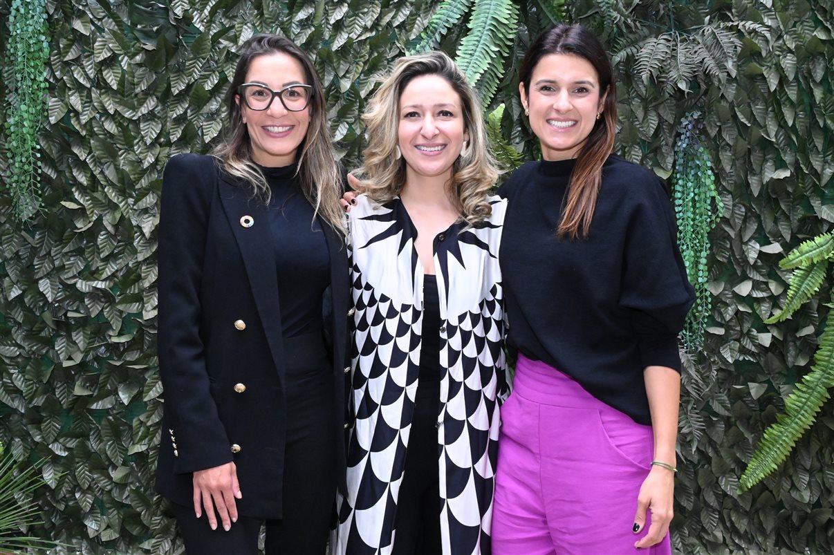 Jacqueline Conrado, da United, entre Andrea Panisset e Renata Maluf, da BeFly