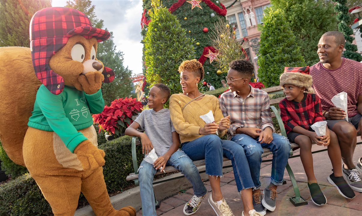 O Universal Holiday Tour está disponível em datas selecionadas, de 25 de novembro a 29 de dezembro de 2024