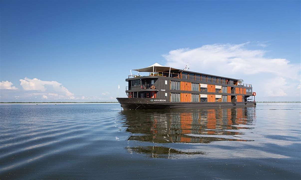 Aqua Mekong navega entre o Camboja e o Vietnã