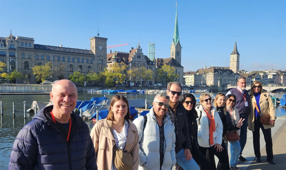 Silvio Campbell (Chancetour), Angela Leuppi (Turismo de Zurique), Joaquim Carvalho (Creta Viagens), Eduardo Barbosa (Flot), Paola Karam (Ask Tour), Iolanda Klaic (Dialtour), Patrícia Jolie (Flot), Andrea Nakada (Andy Tour), Luiz Zaroni (Zaroni Viagens) e Carla Magalhães (Outback Turismo) em Zurique