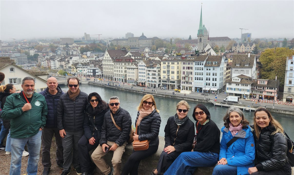 Famtour da Flot durante passeio pela história de Zurique com a guia Luciola Koenig