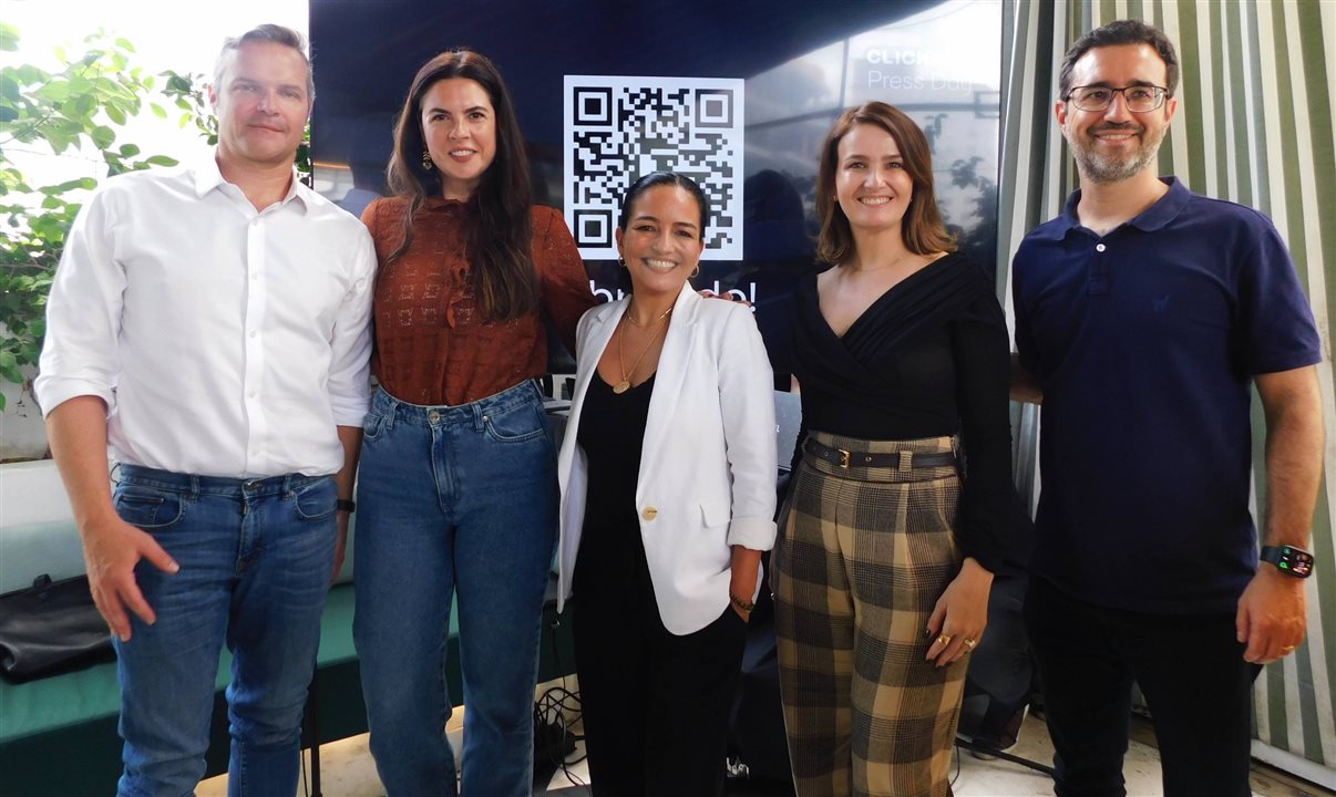 Phillip Klien, CEO da ClickBus, Natalia Gruber, estrategic insides lead do Google, Michelle Xavier, diretora de Marketing e Growth da ClickBus, Daiane Dunka, head de Travel e Loyalty do Google, e Daniel Mello, diretor de Estratégia da ClickBus