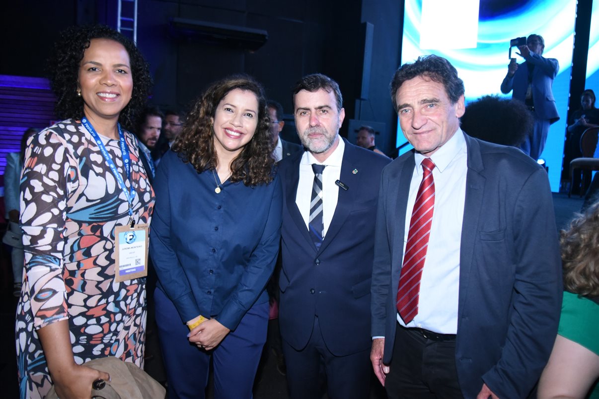 Jurema Monteiro, da Abear, a deputada federal Denise Pessoa, Marcelo Freixo, presidente da Embratur, e Milton Zuanazzi, do Ministério da Reconstrução do Rio Grande do Sul