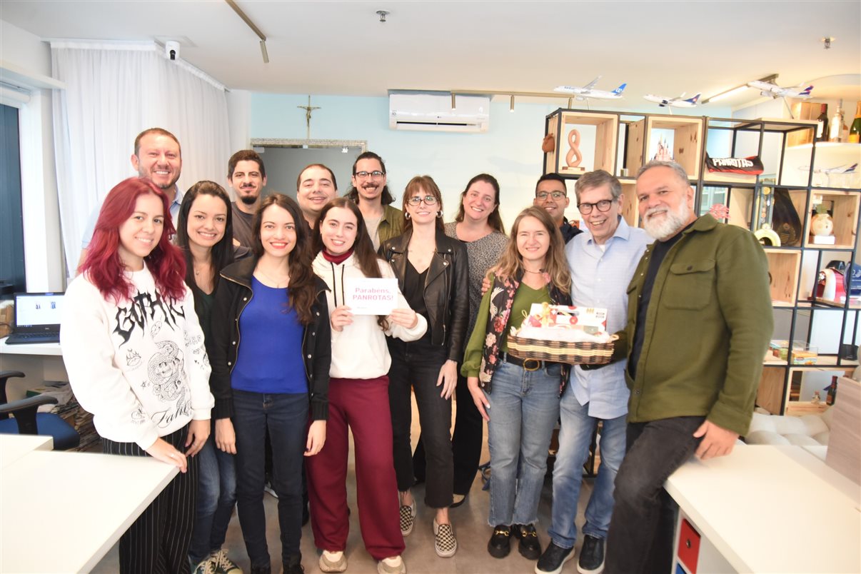 Wagner Chaves, Cassio Oliveira e Thaise Salzgeber, da Sakura, com a equipe PANROTAS