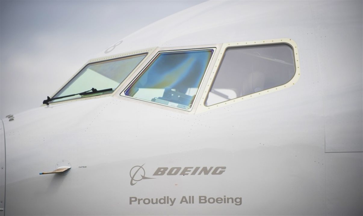 As informações da Reuters revelam ainda que a Boeing, sob o comando do novo CEO Kelly Ortberg, segue tentando retomar a produção do 737 MAX