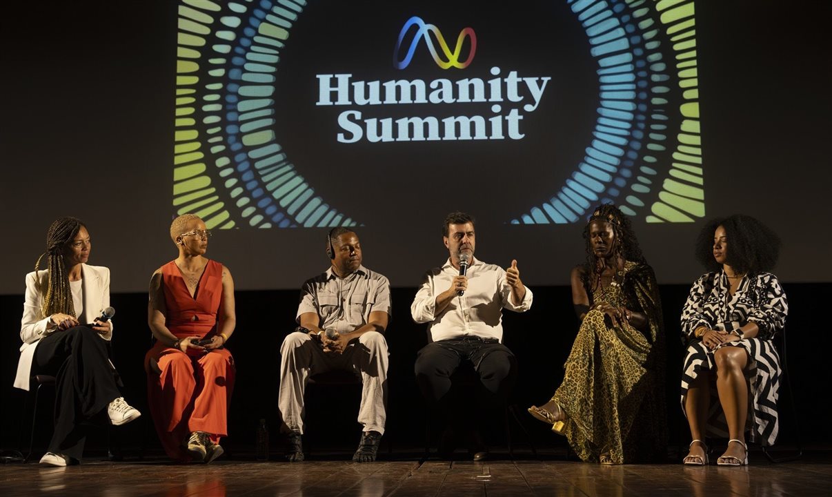 Presidente da Embratur, Marcelo Freixo, participa de debate no Humanity Summit, evento paralelo à reunião do G20