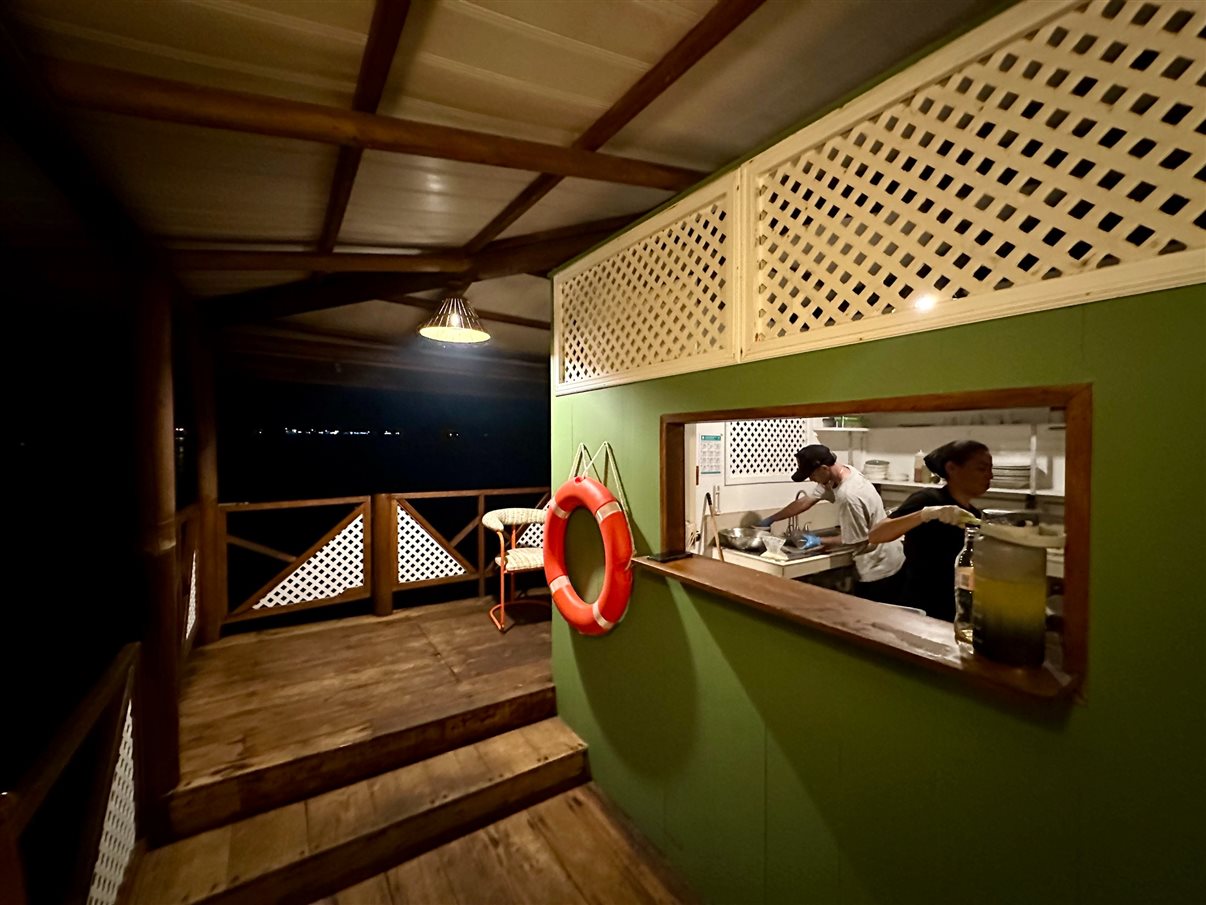 Restaurante flutuante Katonga, do Hotel Mawamba, em Tortuguero