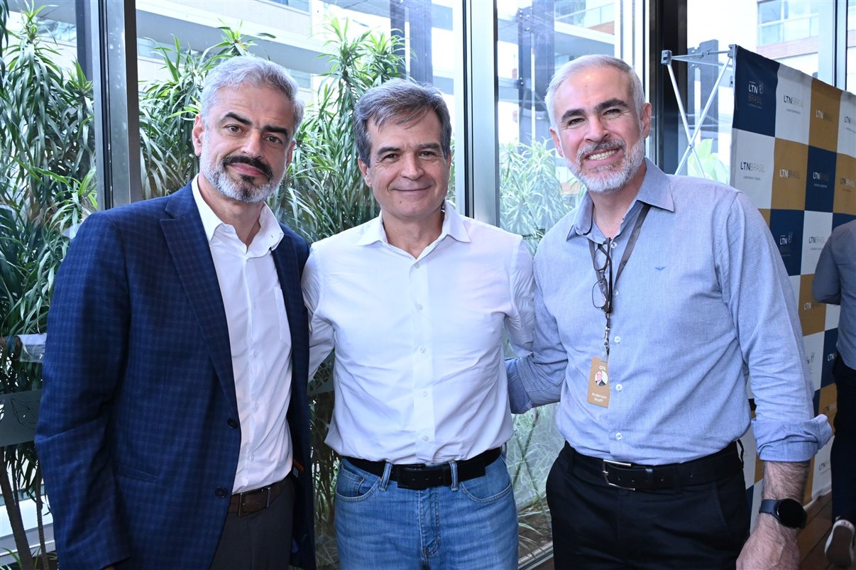 Andrea Lima, Paulo Pires, Augusto Bezerra, Juliane Pedro Bom, da Localiza, e Leonor Bernhoeft, da LTN Brasil