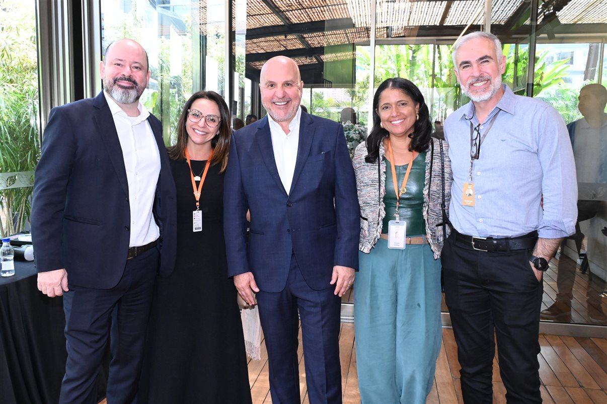 Andrea Lima, Paulo Pires, Augusto Bezerra, Juliane Pedro Bom, da Localiza, e Leonor Bernhoeft, da LTN Brasil