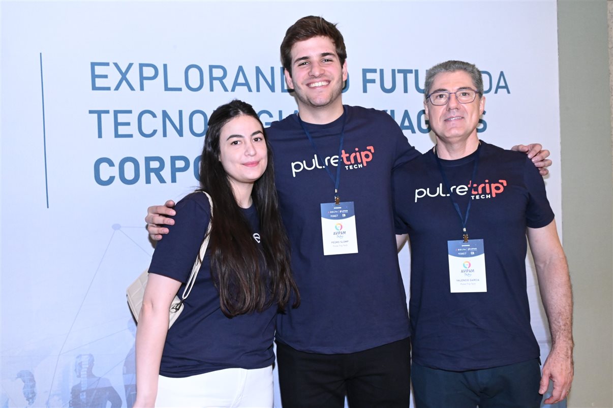 Antônio Fernando Slomp, da Avipam, Barbara Bastos, da Roadtrip, e José Guilherme Alcorta, da PANROTAS