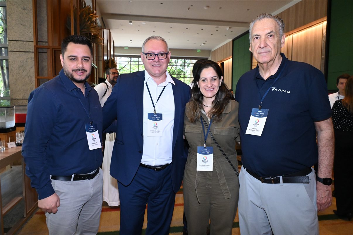 Antônio Fernando Slomp, da Avipam, Barbara Bastos, da Roadtrip, e José Guilherme Alcorta, da PANROTAS