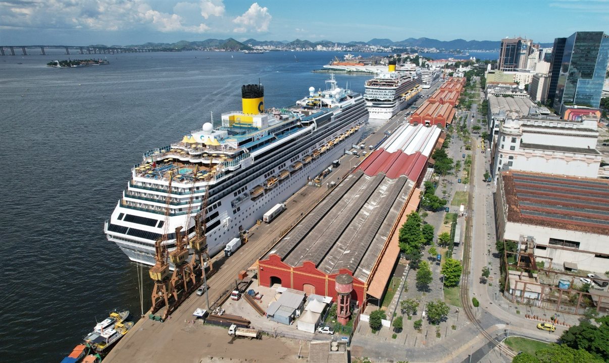 Para a primeira quinzena de dezembro, entre os dias 01 e 14, a expectativa é receber cerca de 35 mil turistas a bordo de cinco navios das companhias MSC e Costa Cruzeiros